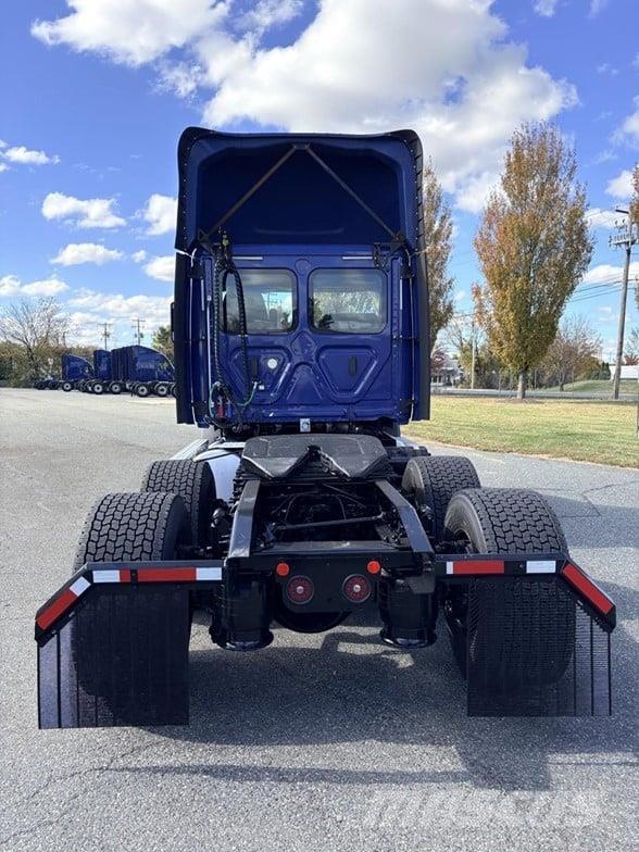 Freightliner CASCADIA 116 Τράκτορες