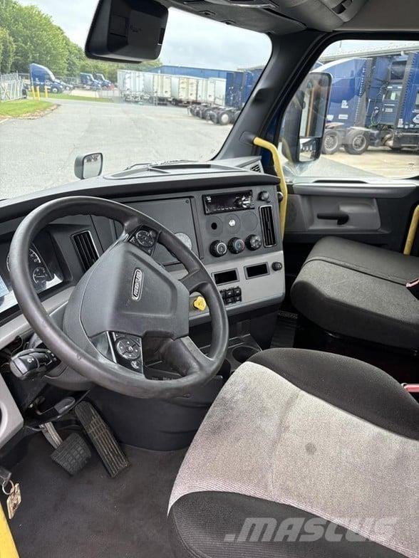 Freightliner CASCADIA 126 Τράκτορες