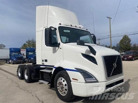 Volvo VNL64T300 Τράκτορες