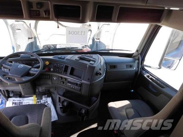 Volvo VNL64T860 Τράκτορες