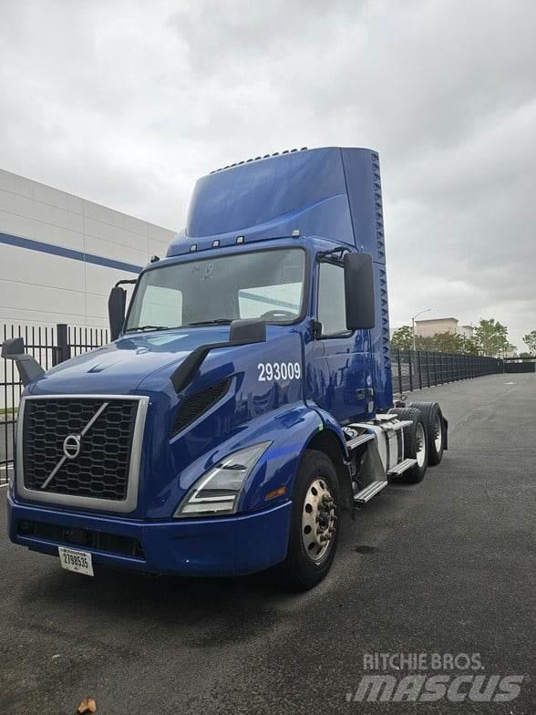 Volvo VNR64T300 Τράκτορες