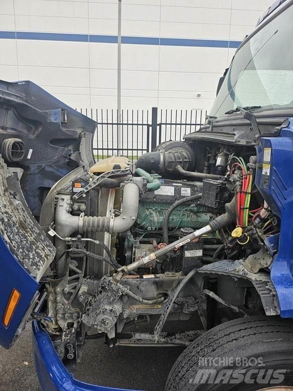 Volvo VNR64T300 Τράκτορες