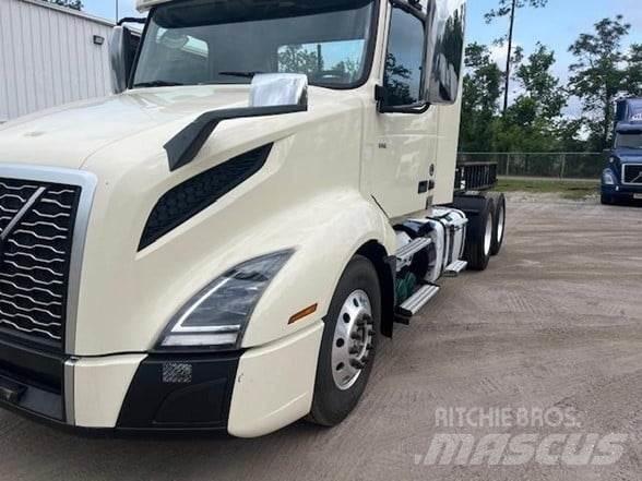 Volvo VNR64T300 Τράκτορες