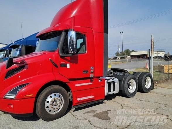 Volvo VNR64T300 Τράκτορες