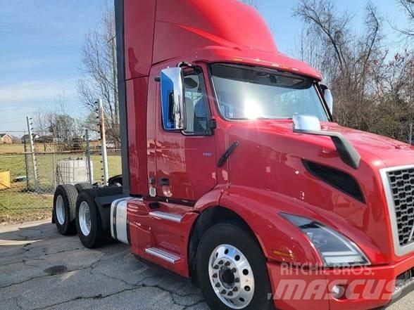 Volvo VNR64T300 Τράκτορες