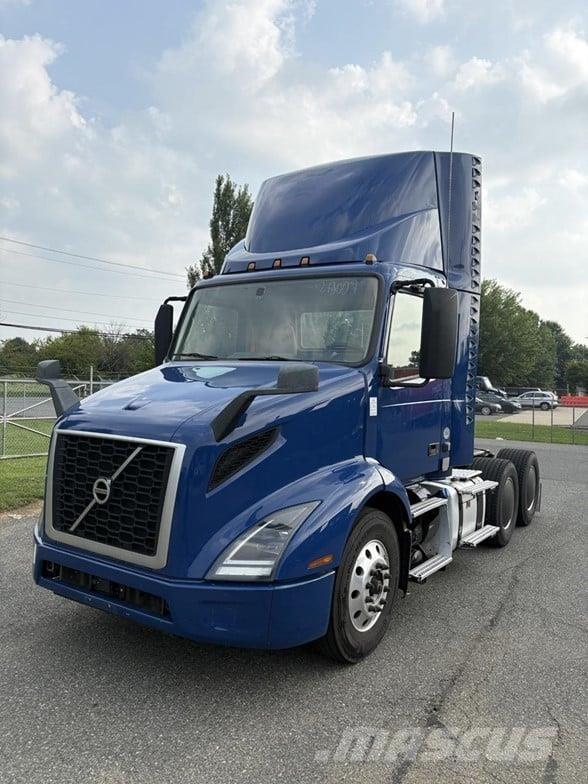 Volvo VNR64T300 Τράκτορες