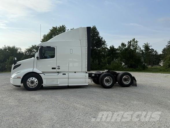 Volvo VNR64T640 Τράκτορες