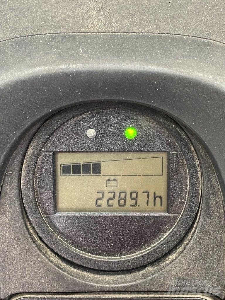 Linde D06-1160 Παλετοφόρα πεζού χειριστή με ιστό