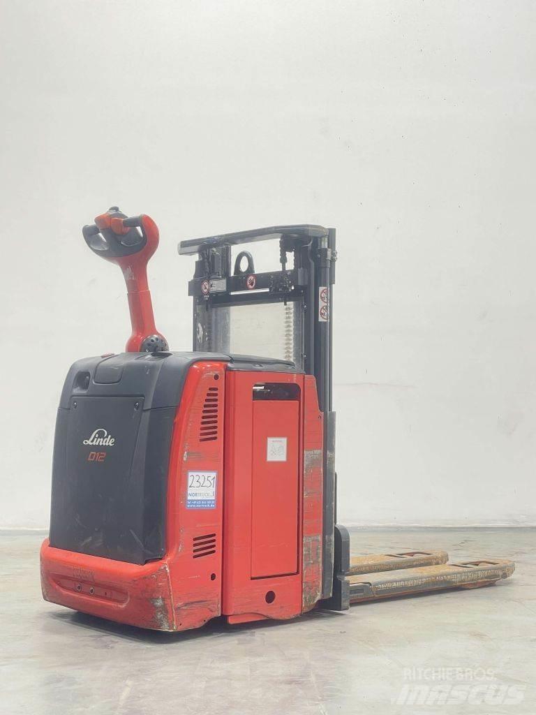 Linde D12-133 Παλετοφόρα πεζού χειριστή με ιστό