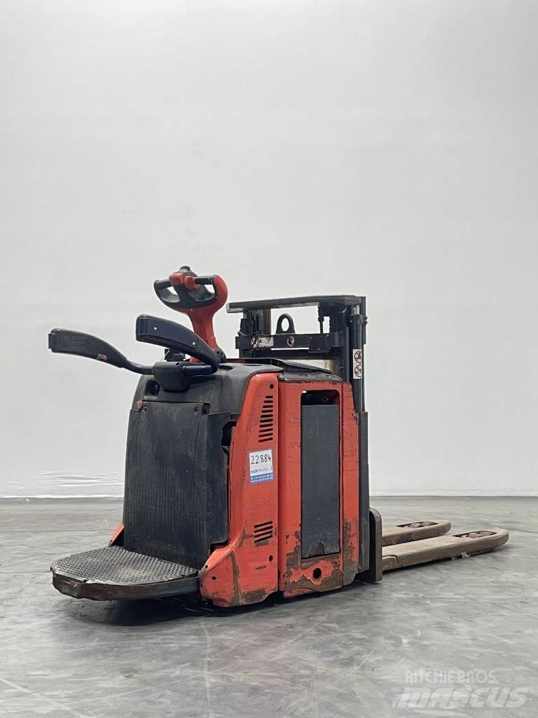 Linde D12AP Παλετοφόρα πεζού χειριστή με ιστό