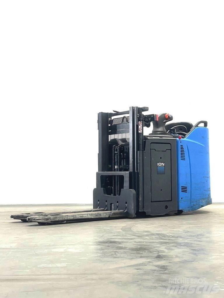 Linde D12HPSP-133 Παλετοφόρα πεζού χειριστή με ιστό
