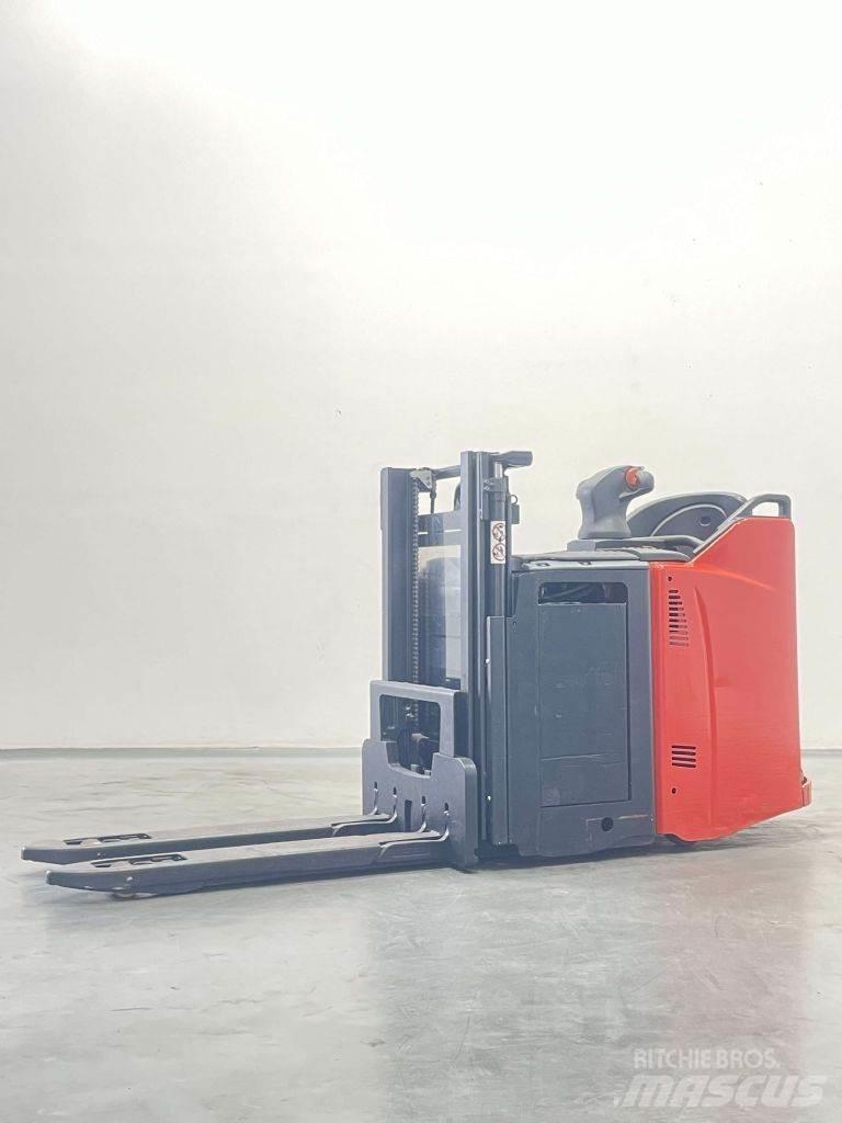Linde D12HPSP-133 Παλετοφόρα πεζού χειριστή με ιστό