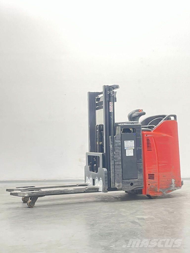 Linde D12SP-133 Παλετοφόρα πεζού χειριστή με ιστό