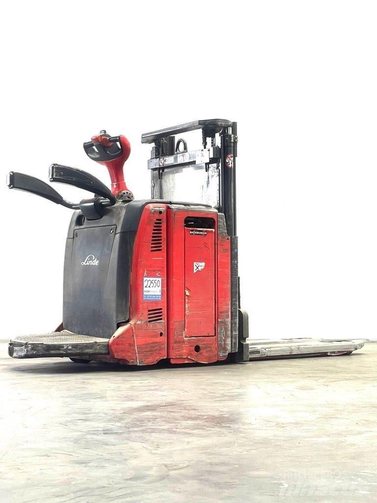 Linde L12LAP-133 Παλετοφόρα πεζού χειριστή με ιστό