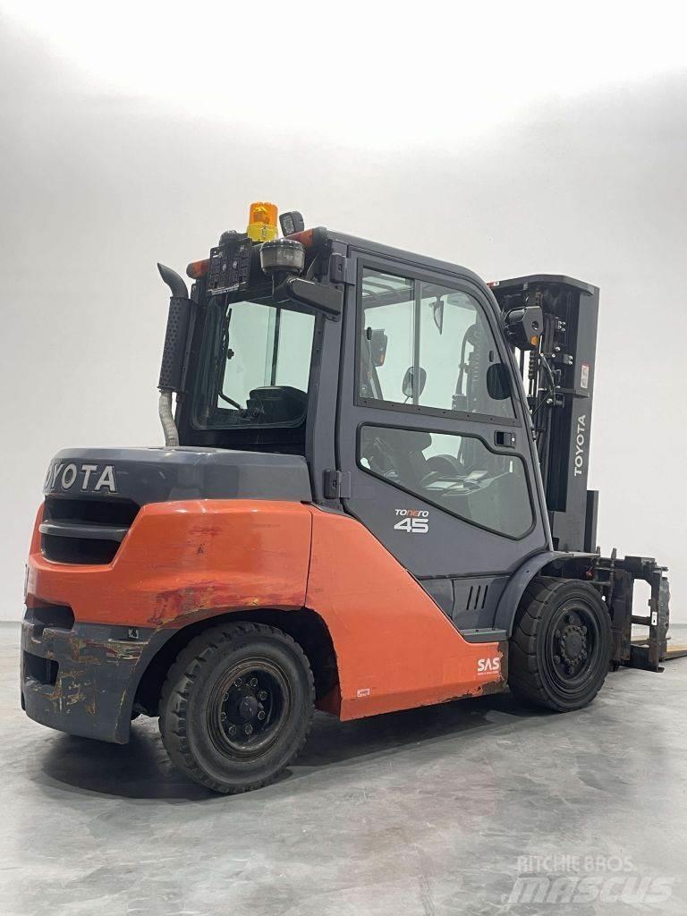 Toyota 40-8FD40N Πετρελαιοκίνητα Κλαρκ