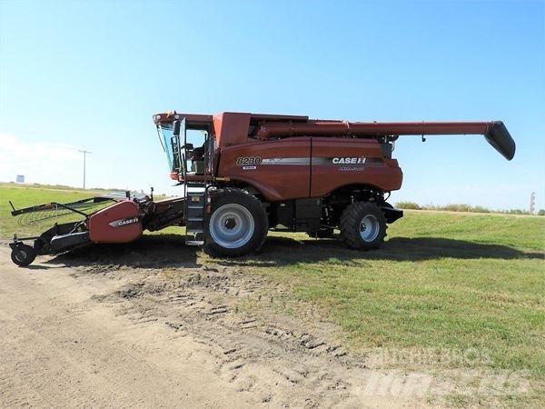 Case IH 8230 Θεριζοαλωνιστικές μηχανές