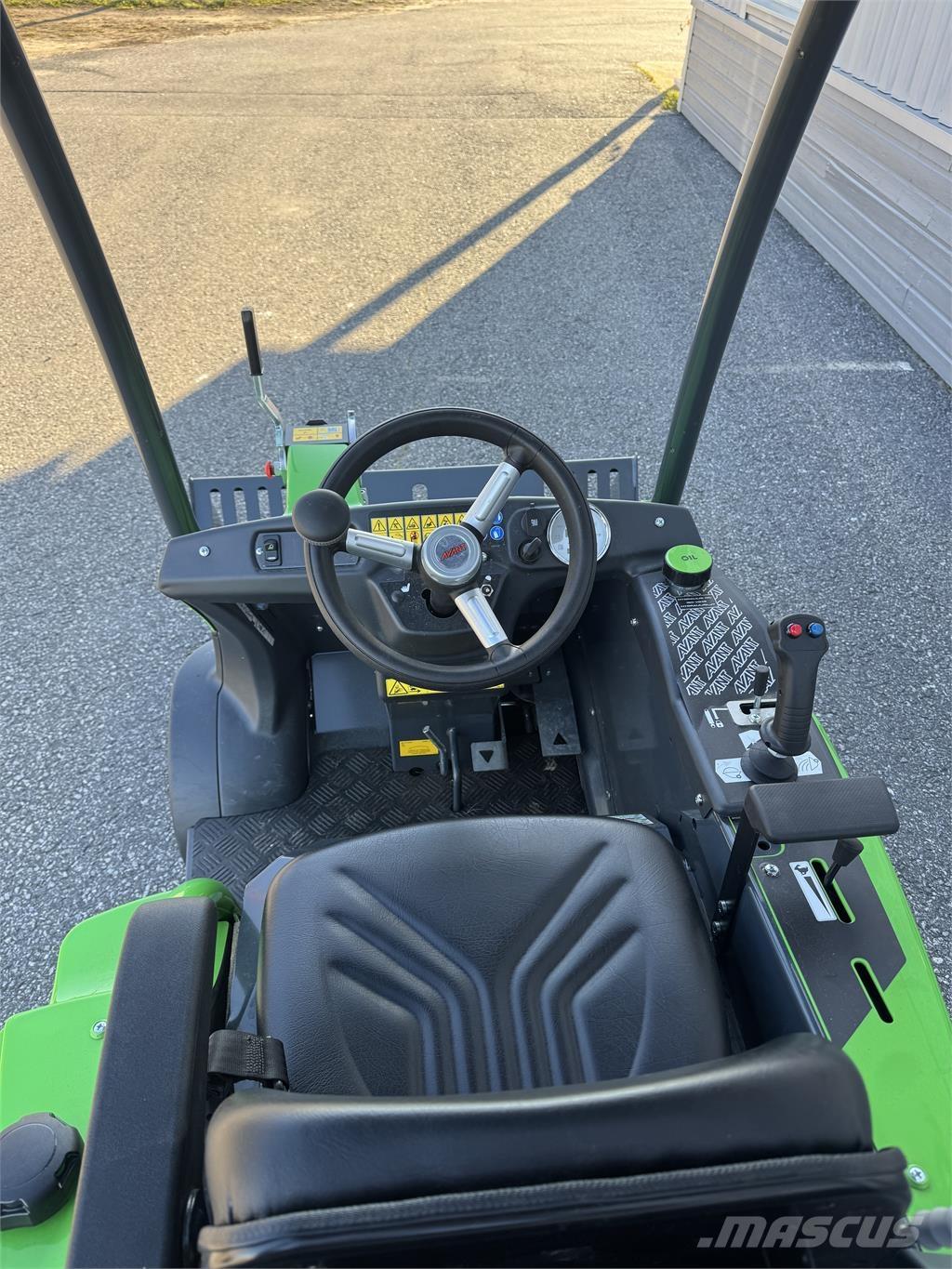 Avant 225 med skopa Φορτωτάκια