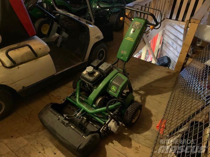 John Deere 220 Χορτοκοπτικά με καθιστό χειριστή
