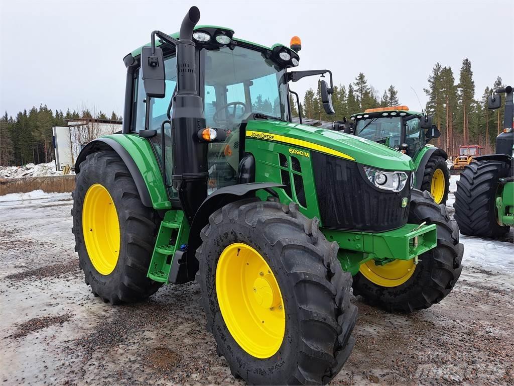 John Deere 6090M Τρακτέρ