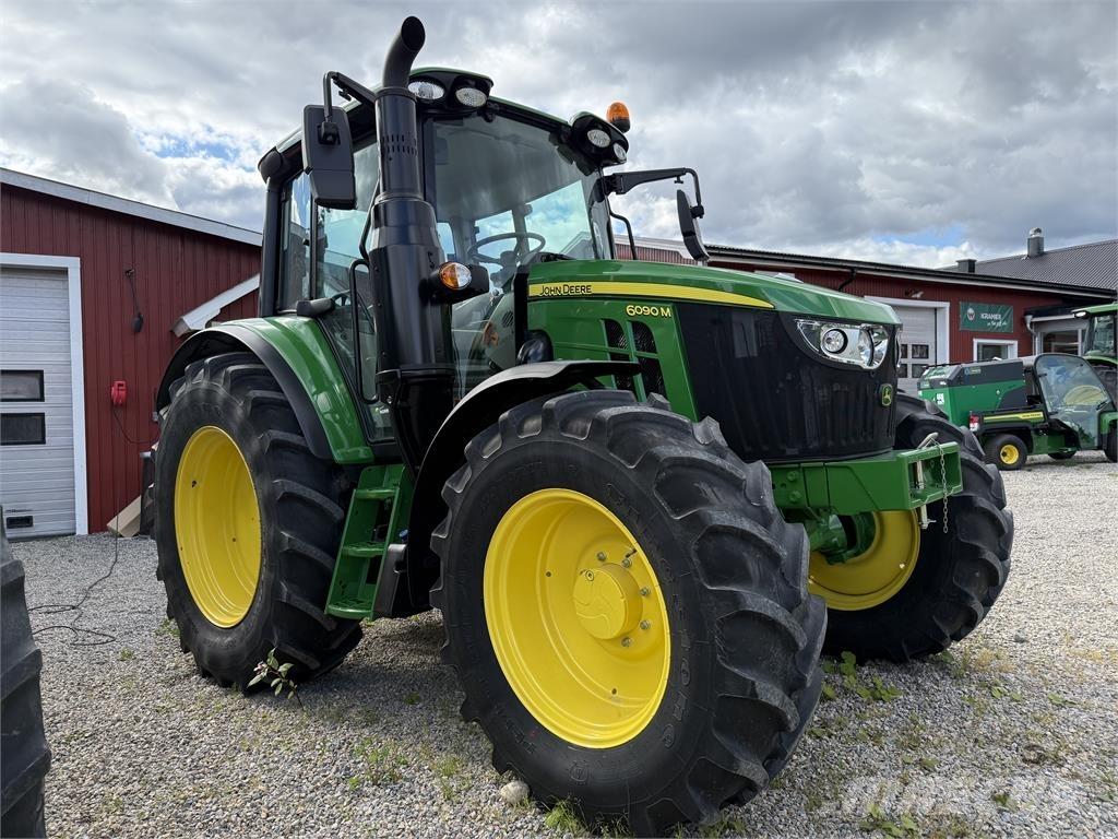 John Deere 6090M Τρακτέρ