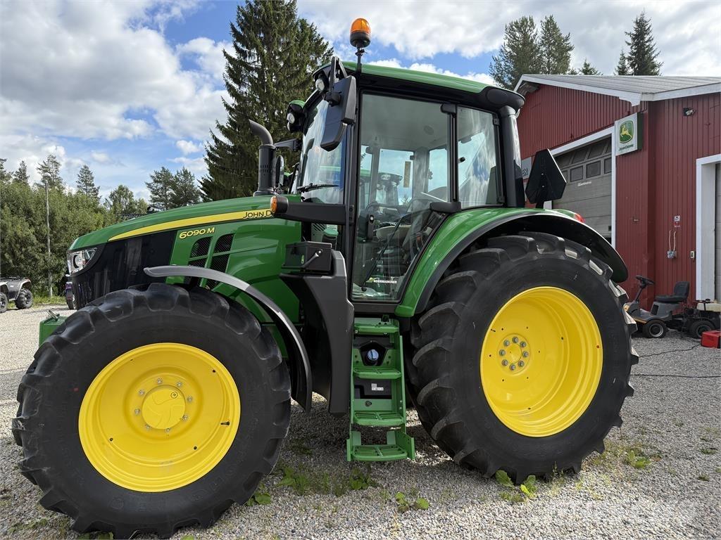 John Deere 6090M Τρακτέρ
