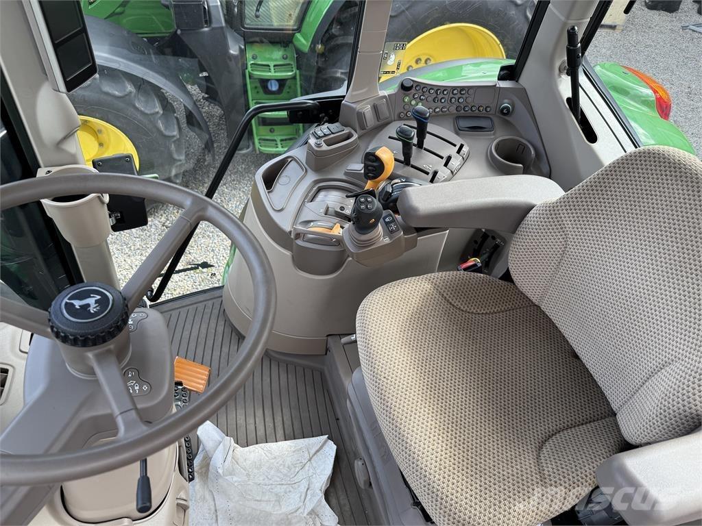 John Deere 6090M Τρακτέρ