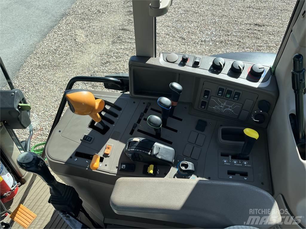 John Deere 6125M Τρακτέρ