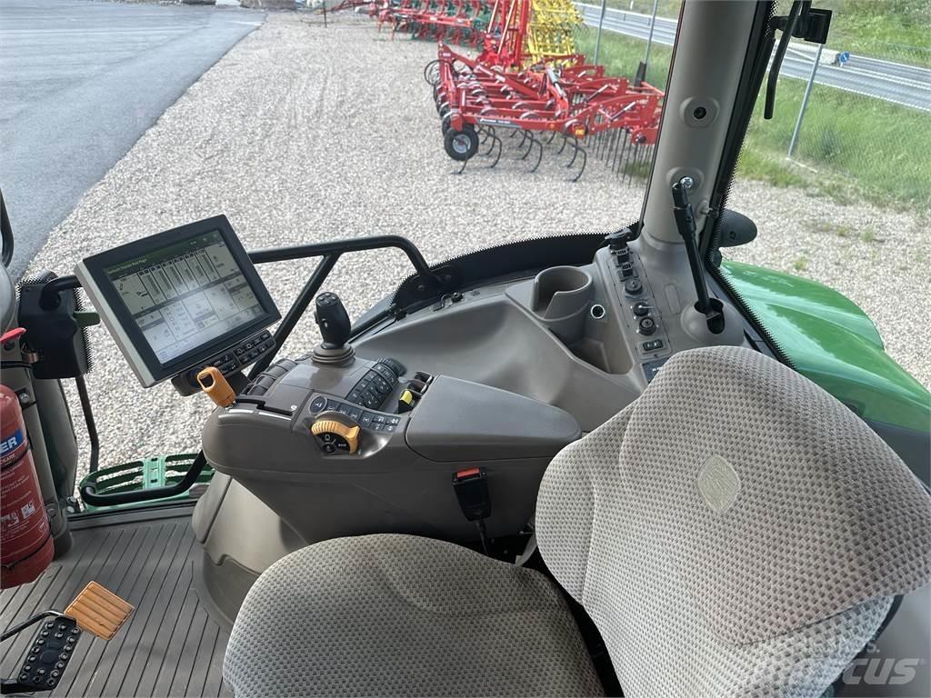 John Deere 6215R Τρακτέρ