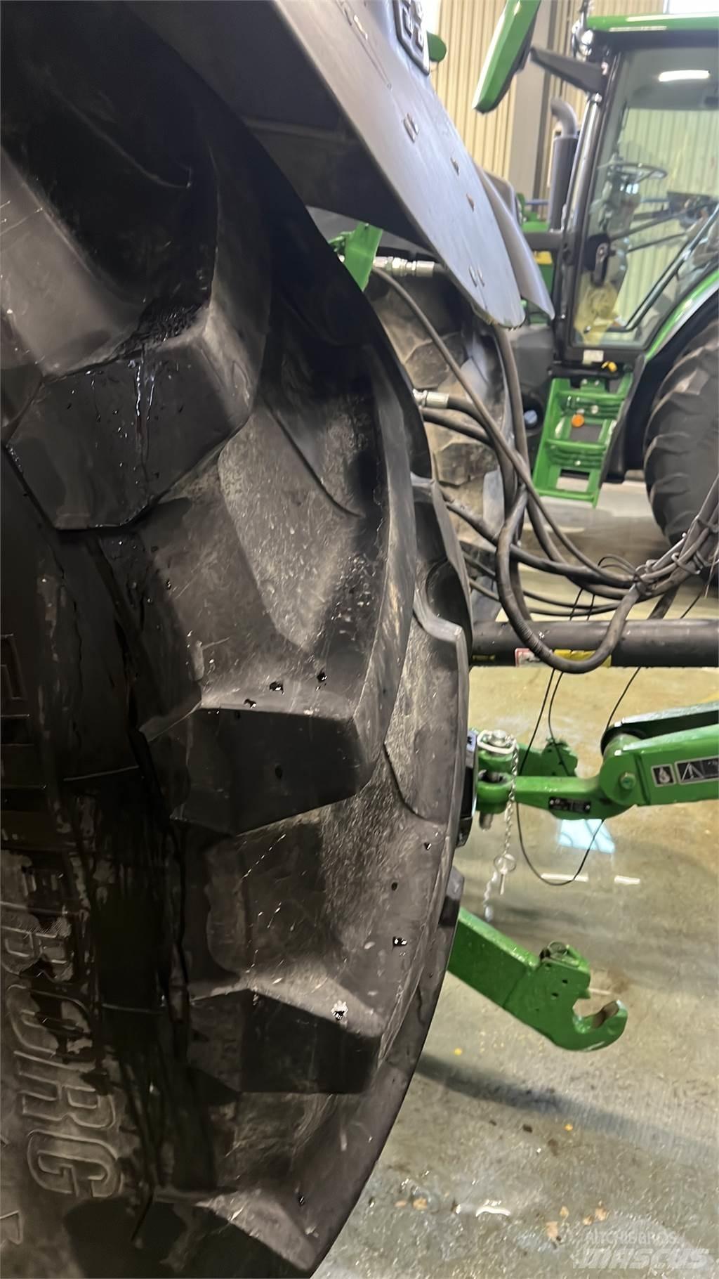 John Deere 6215R Τρακτέρ