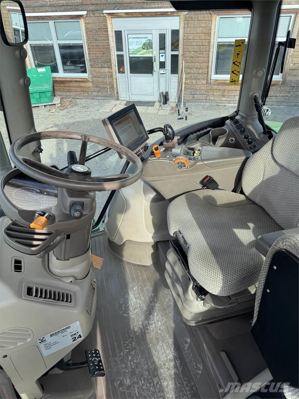 John Deere 6215R Τρακτέρ
