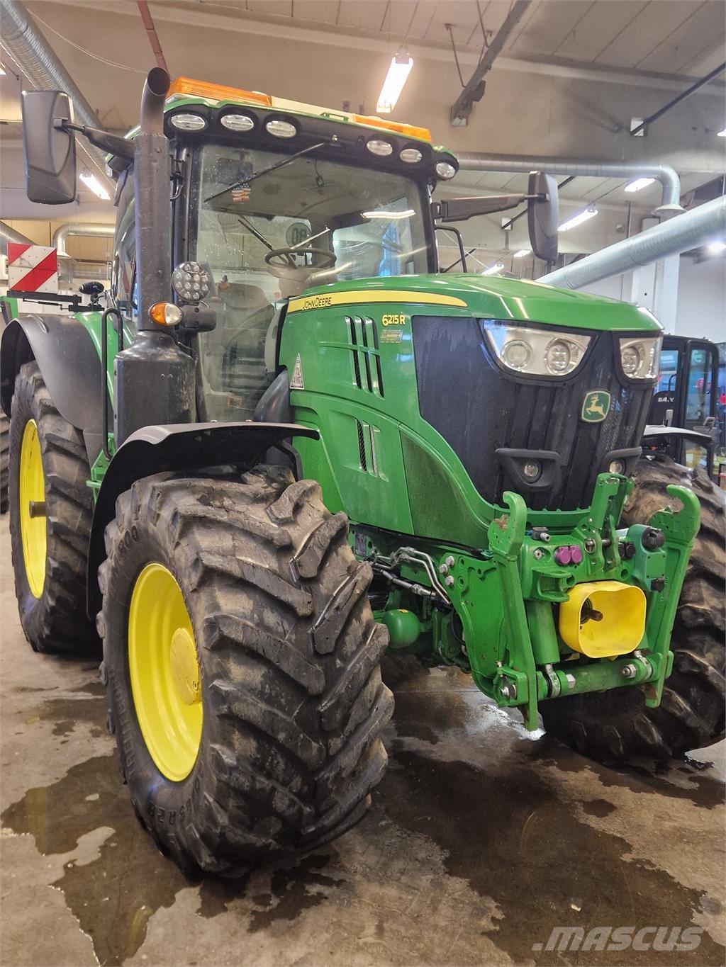 John Deere 6215R Τρακτέρ