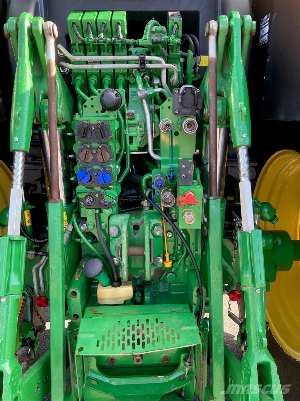 John Deere 6215R Τρακτέρ