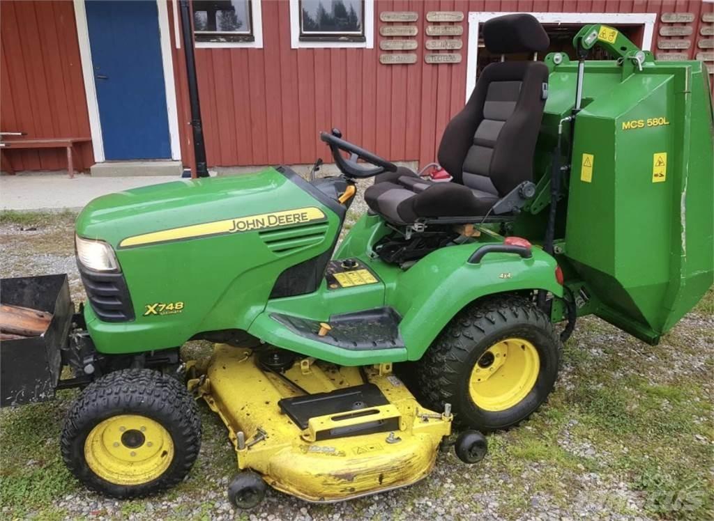 John Deere x748 Χορτοκοπτικά με καθιστό χειριστή