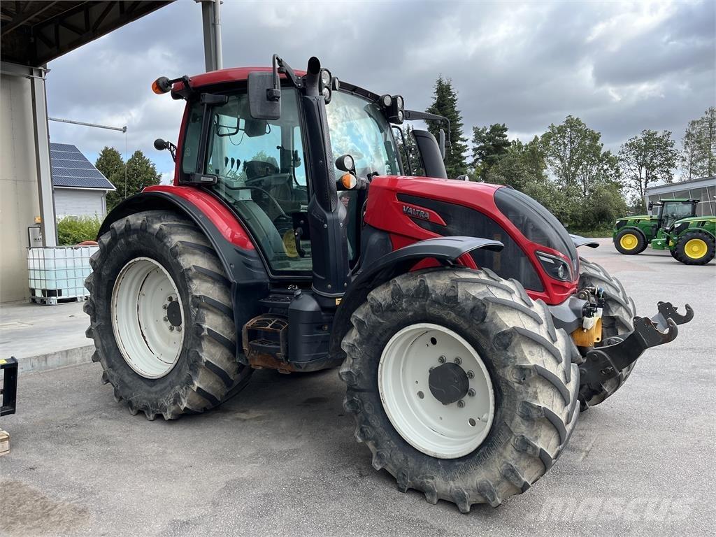 Valtra N174 Τρακτέρ