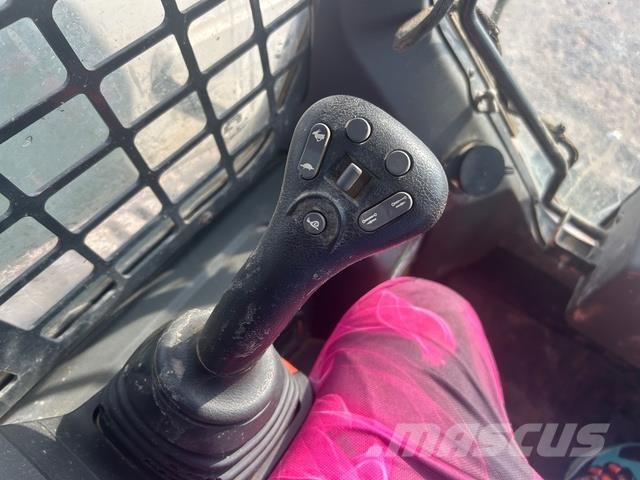 Bobcat T76 Φορτωτάκια