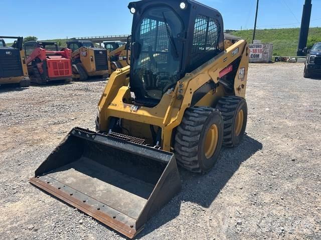 CAT 236D3 Ελαστικά και ζάντες
