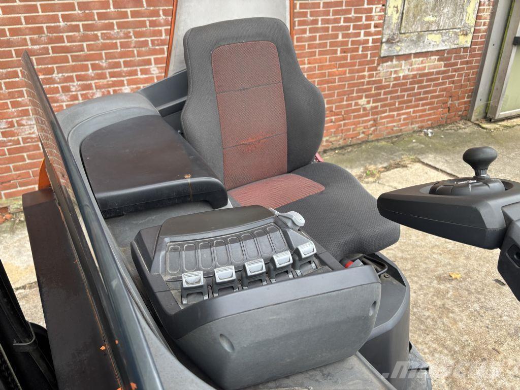 BT RRE 160 Ανυψωτικά στενών δρόμων