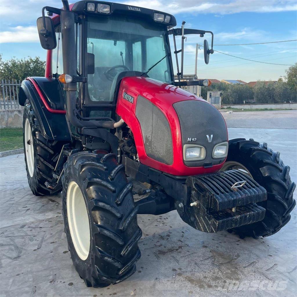 Valtra N92 Τρακτέρ