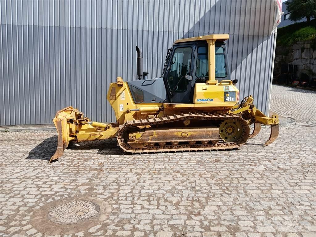 Komatsu D41E-6 Μπουλντόζες τοποθέτησης σωλήνων
