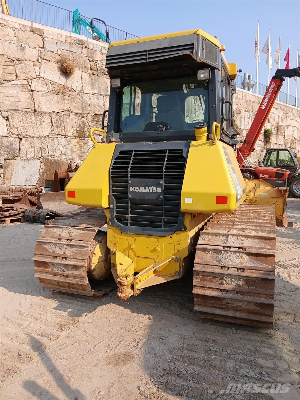 Komatsu D51PXI-22 Μπουλντόζες τοποθέτησης σωλήνων