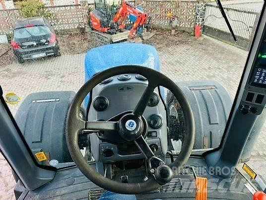 New Holland T8040 Τρακτέρ
