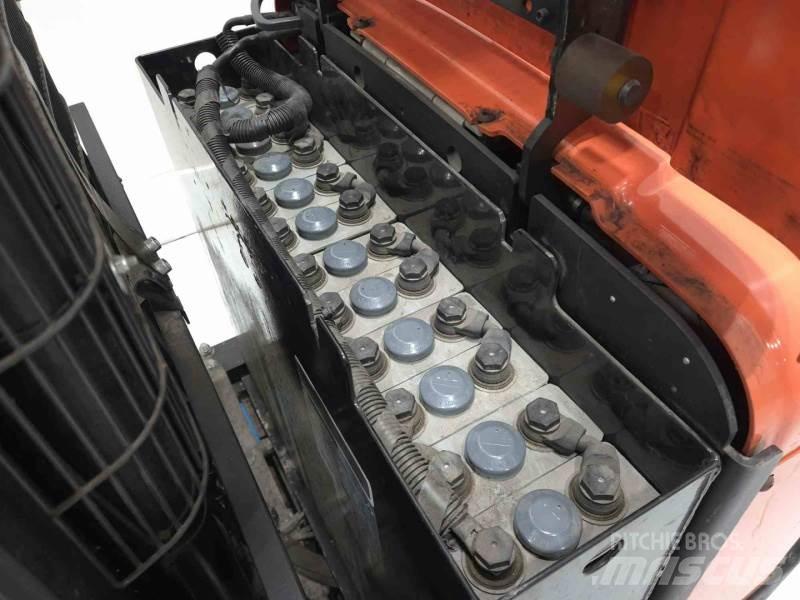 BT SPE135S Παλετοφόρα πεζού χειριστή με ιστό
