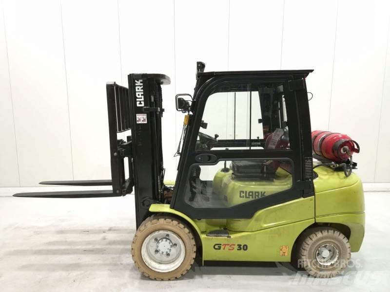 Clark GTS30L Περονοφόρα ανυψωτικά κλαρκ με φυσικό αέριο LPG