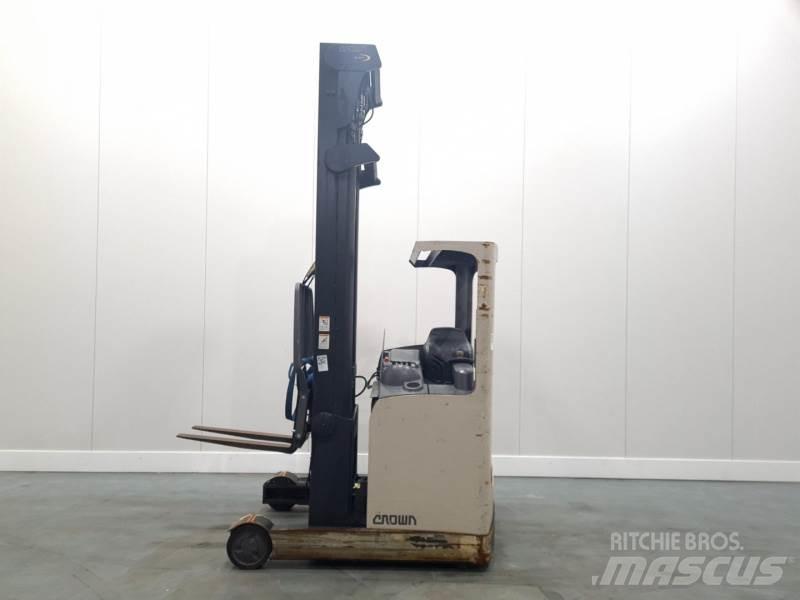 Crown ESR4500 Ανυψωτικά στενών δρόμων