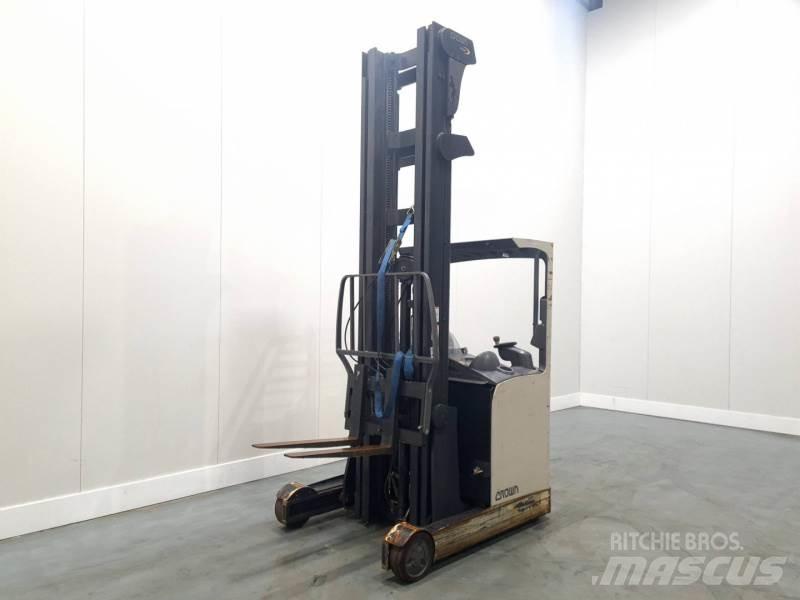 Crown ESR4500 Ανυψωτικά στενών δρόμων