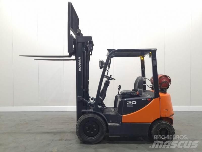 Doosan G20 Περονοφόρα ανυψωτικά κλαρκ με φυσικό αέριο LPG