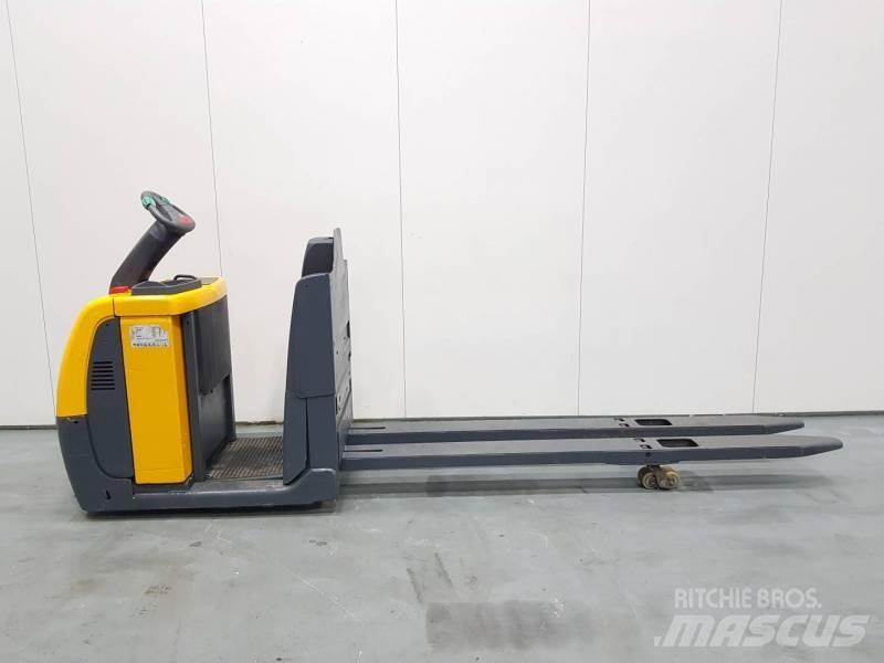 Jungheinrich ECE220 XL Περονοφόρο ανυψωτικό συλλογής παραγγελιών μεσαίου ύψους