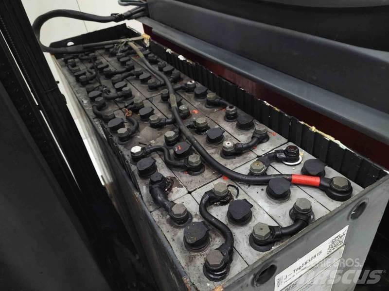 Linde R16HD-01 1120 Ανυψωτικά στενών δρόμων