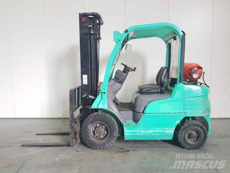 Mitsubishi FG25N Περονοφόρα ανυψωτικά κλαρκ με φυσικό αέριο LPG