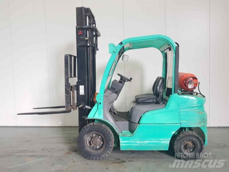 Mitsubishi FG25N Περονοφόρα ανυψωτικά κλαρκ με φυσικό αέριο LPG